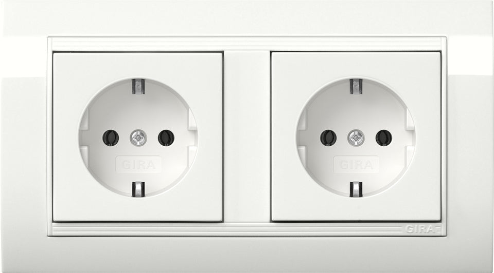 Gira Estándar 55 Toma SCHUKO Doble Con Marco Blanco Puro - 4921023