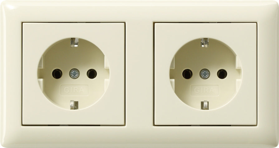 Gira Estándar 55 Toma SCHUKO Doble Con Marco - 479301
